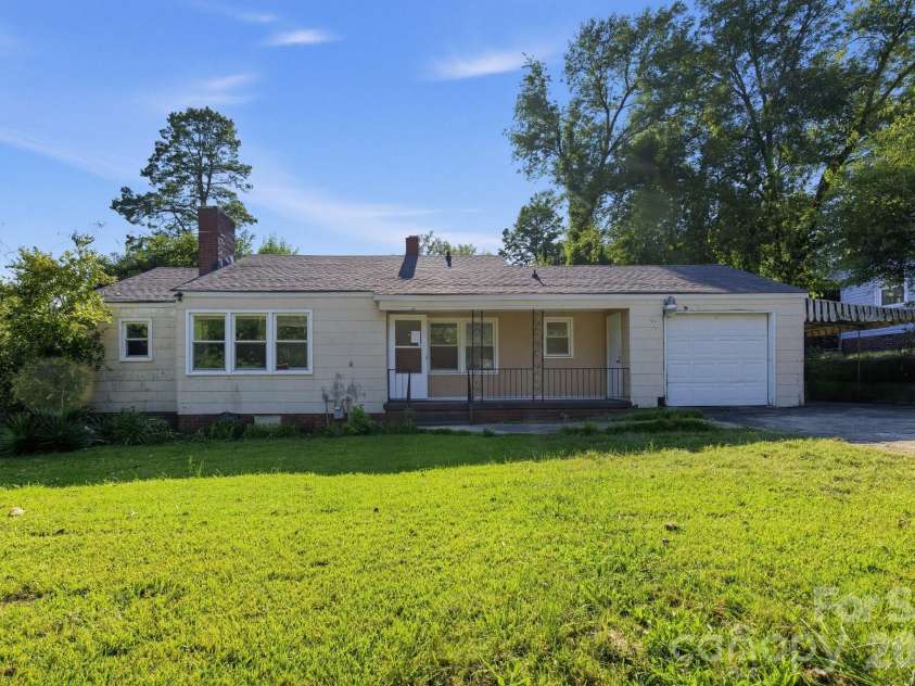111 Whitener Avenue, Spartanburg, SC 29306.  MLS# CAR4433142, YatesRealty ID 55836. 