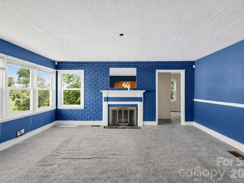 111 Whitener Avenue, Spartanburg, SC 29306.  MLS# CAR4433142, YatesRealty ID 55836. 