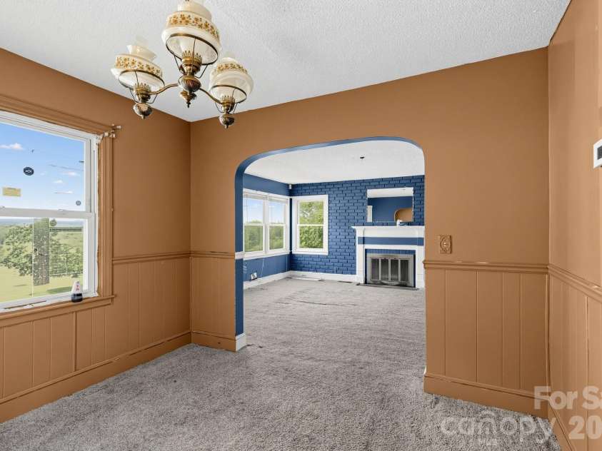 111 Whitener Avenue, Spartanburg, SC 29306.  MLS# CAR4433142, YatesRealty ID 55836. 