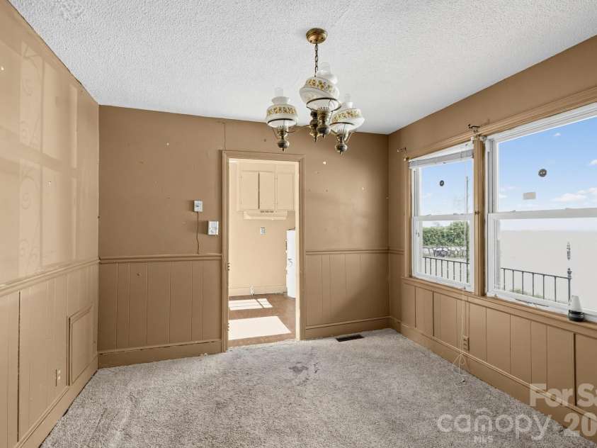 111 Whitener Avenue, Spartanburg, SC 29306.  MLS# CAR4433142, YatesRealty ID 55836. 