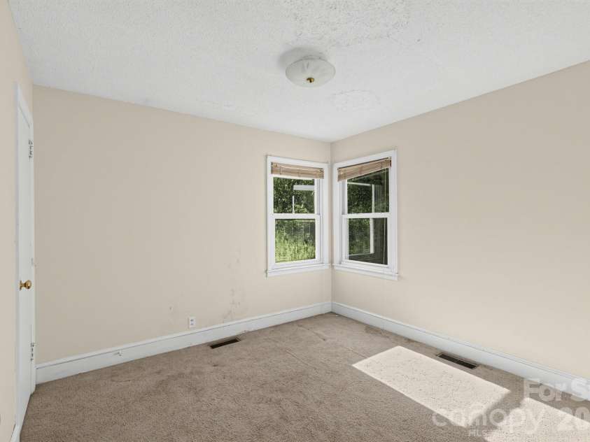 111 Whitener Avenue, Spartanburg, SC 29306.  MLS# CAR4433142, YatesRealty ID 55836. 