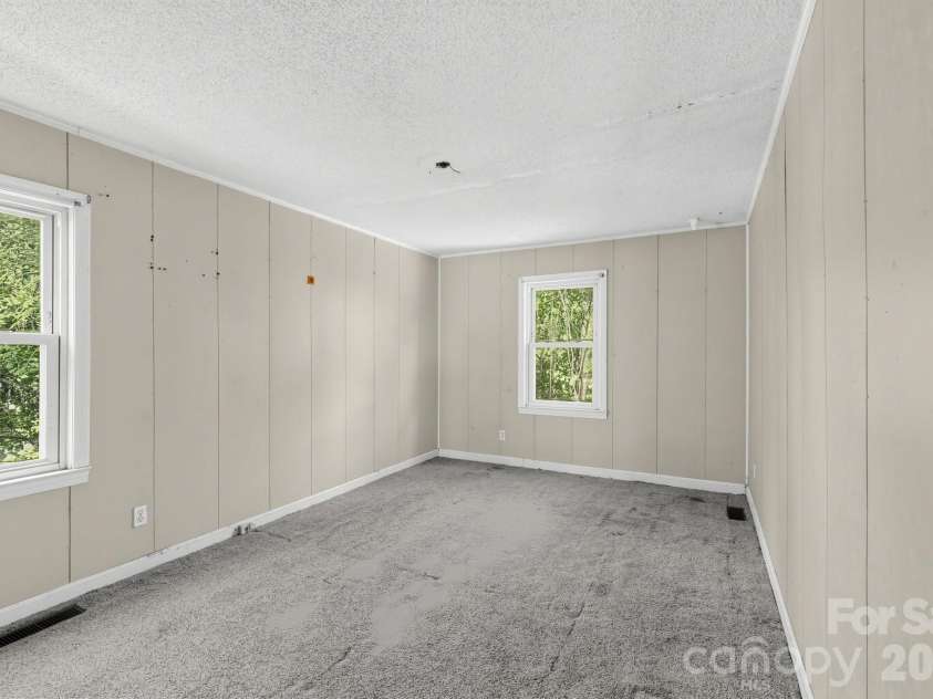 111 Whitener Avenue, Spartanburg, SC 29306.  MLS# CAR4433142, YatesRealty ID 55836. 