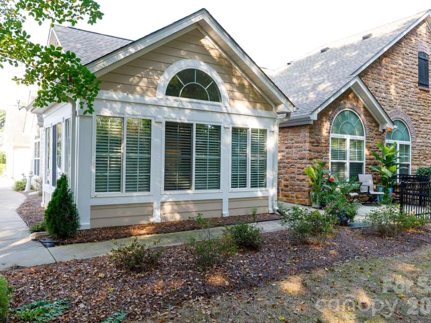 132 Lone Oak Circle, Rock Hill, SC 29732.  MLS# CAR4433071, YatesRealty ID 55838. 