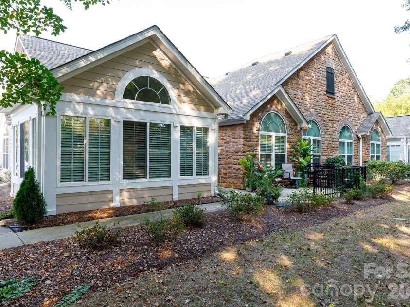 132 Lone Oak Circle, Rock Hill, SC 29732.  MLS# CAR4433071, YatesRealty ID 55838. 