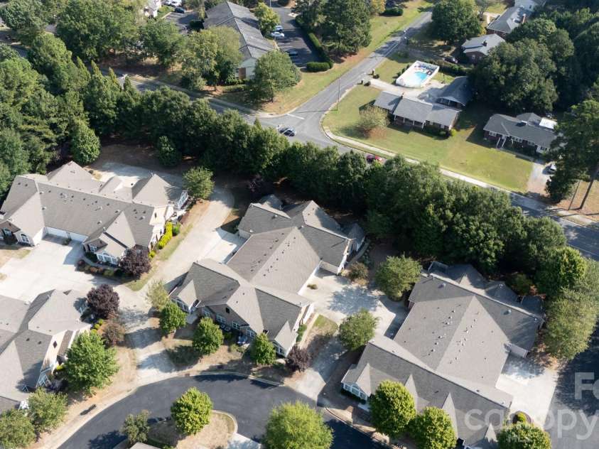 132 Lone Oak Circle, Rock Hill, SC 29732.  MLS# CAR4433071, YatesRealty ID 55838. 