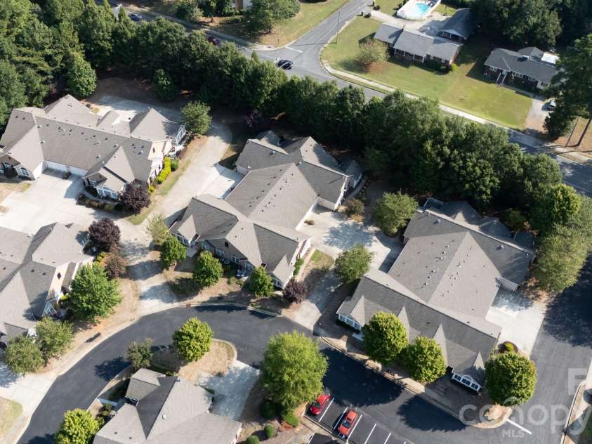 132 Lone Oak Circle, Rock Hill, SC 29732.  MLS# CAR4433071, YatesRealty ID 55838. 