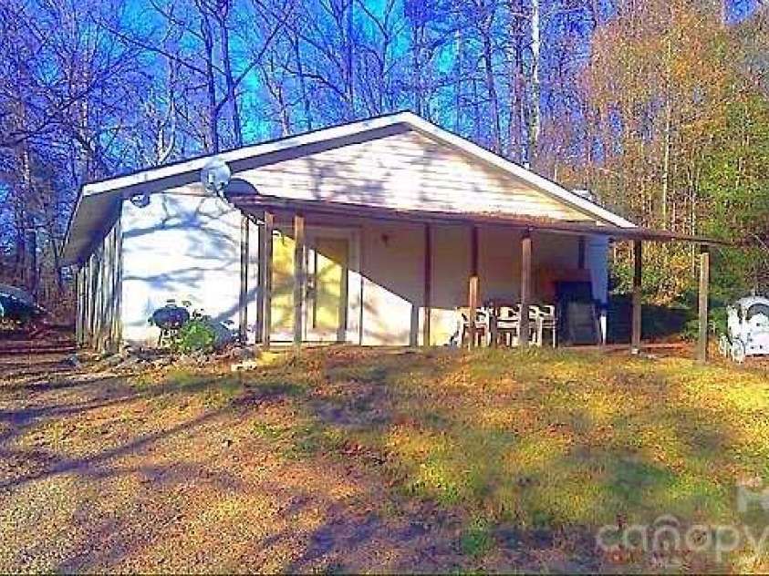 138 Rash Road, Lincolnton, NC 28092.  MLS# CAR4326541, YatesRealty ID 5584. 