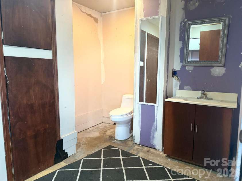 138 Rash Road, Lincolnton, NC 28092.  MLS# CAR4326541, YatesRealty ID 5584. 