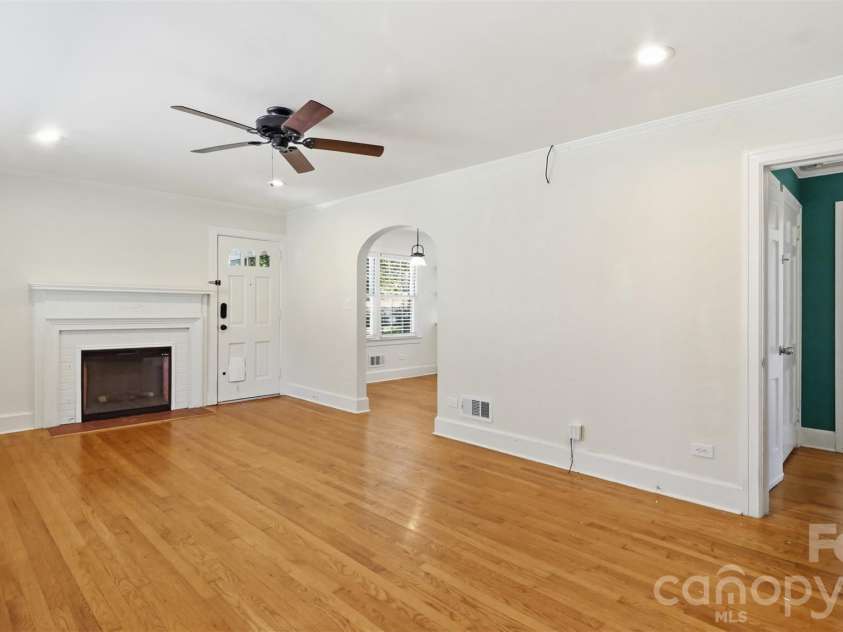 1004 South Street, Gastonia, NC 28052.  MLS# CAR4429127, YatesRealty ID 55840. 