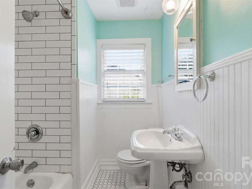 1004 South Street, Gastonia, NC 28052.  MLS# CAR4429127, YatesRealty ID 55840. 