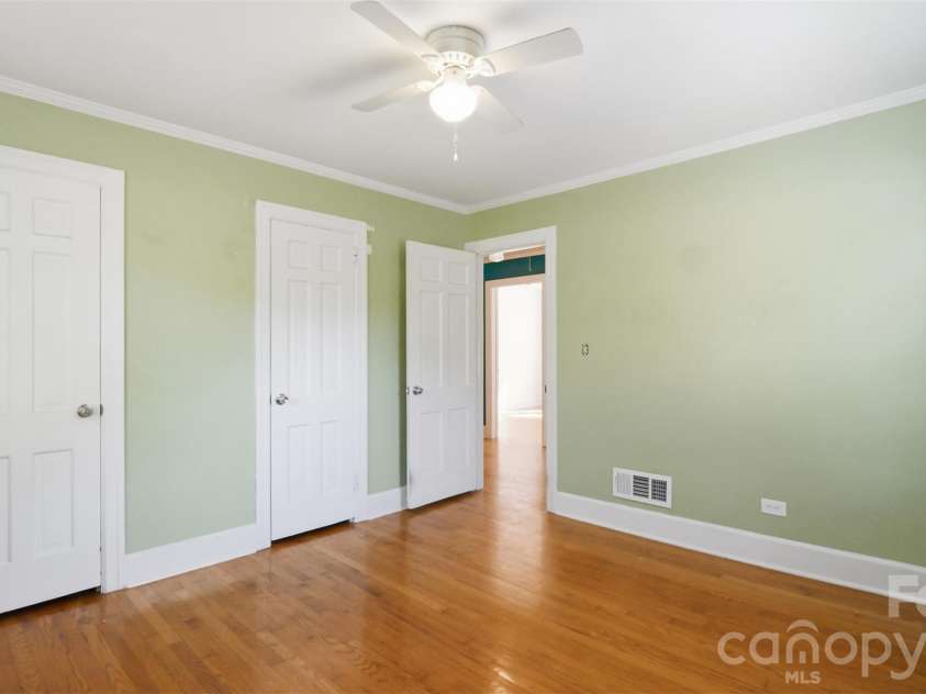 1004 South Street, Gastonia, NC 28052.  MLS# CAR4429127, YatesRealty ID 55840. 