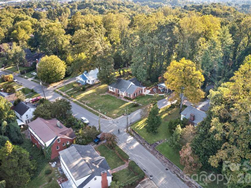 321 Beall Street, Lenoir, NC 28645.  MLS# CAR4432899, YatesRealty ID 55843. 