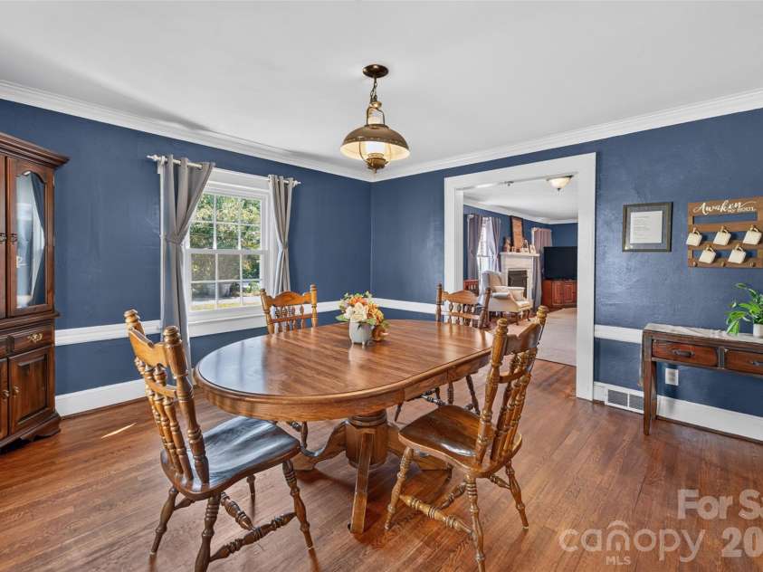 321 Beall Street, Lenoir, NC 28645.  MLS# CAR4432899, YatesRealty ID 55843. 
