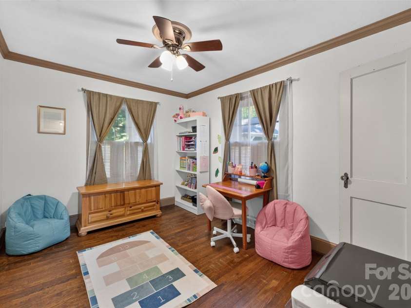 321 Beall Street, Lenoir, NC 28645.  MLS# CAR4432899, YatesRealty ID 55843. 