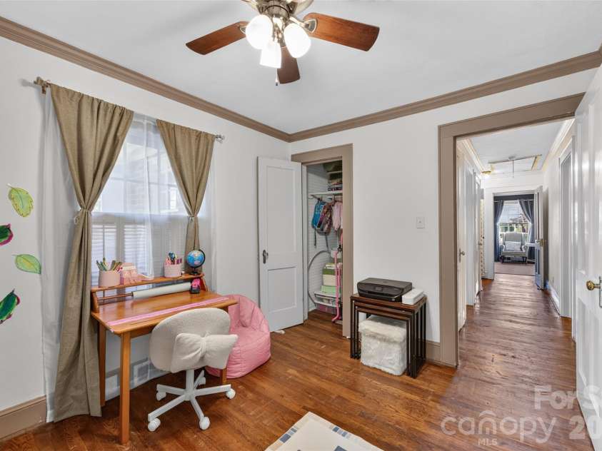 321 Beall Street, Lenoir, NC 28645.  MLS# CAR4432899, YatesRealty ID 55843. 
