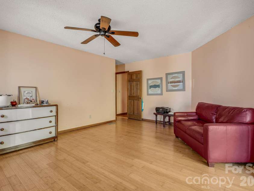 8 Zachary Ridge Road, Asheville, NC 28804.  MLS# CAR4431864, YatesRealty ID 55844. 