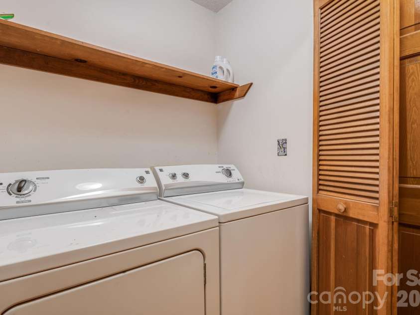 8 Zachary Ridge Road, Asheville, NC 28804.  MLS# CAR4431864, YatesRealty ID 55844. 