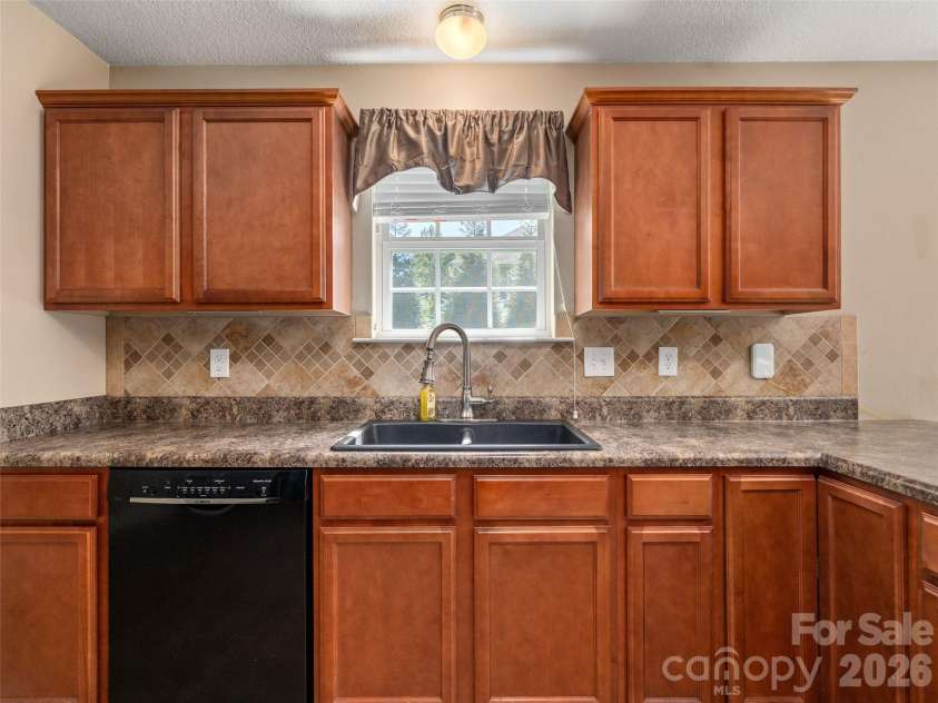 202 Hondah Road, Brevard, NC 28712.  MLS# CAR4432866, YatesRealty ID 55847. 