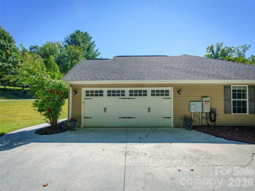 202 Hondah Road, Brevard, NC 28712.  MLS# CAR4432866, YatesRealty ID 55847. 