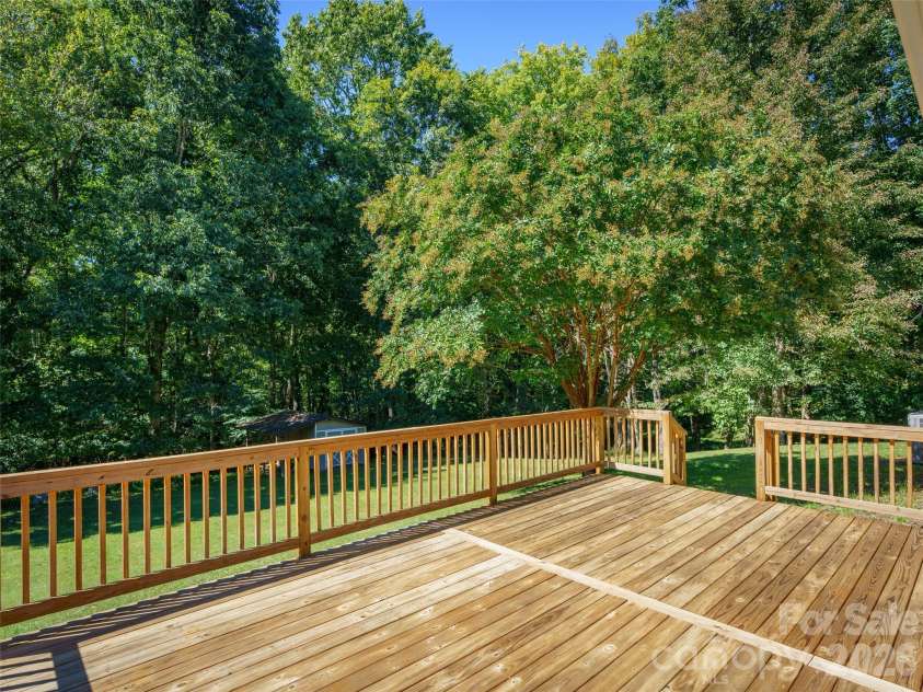 202 Hondah Road, Brevard, NC 28712.  MLS# CAR4432866, YatesRealty ID 55847. 