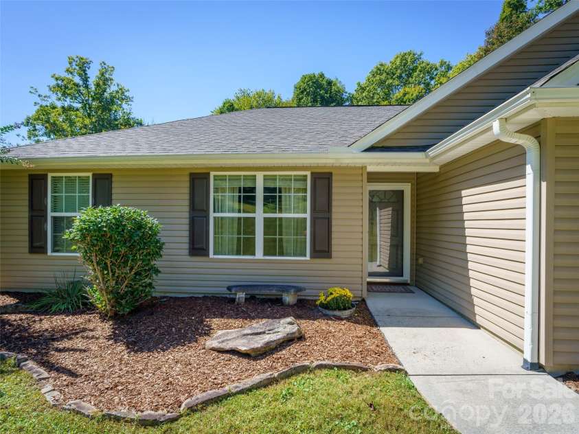 202 Hondah Road, Brevard, NC 28712.  MLS# CAR4432866, YatesRealty ID 55847. 