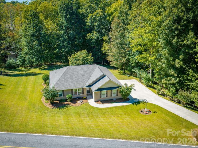 202 Hondah Road, Brevard, NC 28712.  MLS# CAR4432866, YatesRealty ID 55847. 