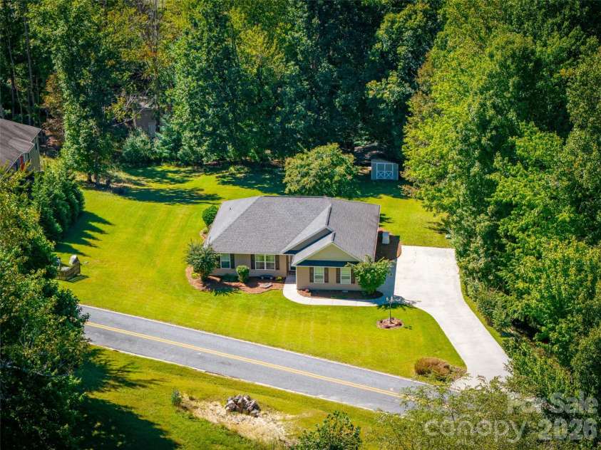 202 Hondah Road, Brevard, NC 28712.  MLS# CAR4432866, YatesRealty ID 55847. 