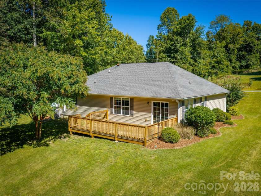 202 Hondah Road, Brevard, NC 28712.  MLS# CAR4432866, YatesRealty ID 55847. 