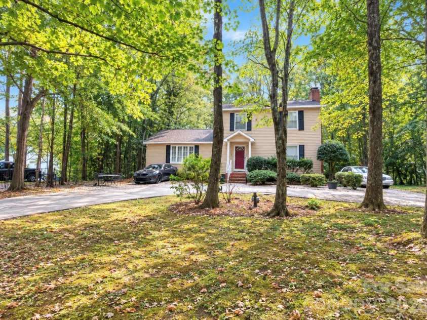 7332 Cedarbrook Drive, Charlotte, NC 28215.  MLS# CAR4430455, YatesRealty ID 55848. 