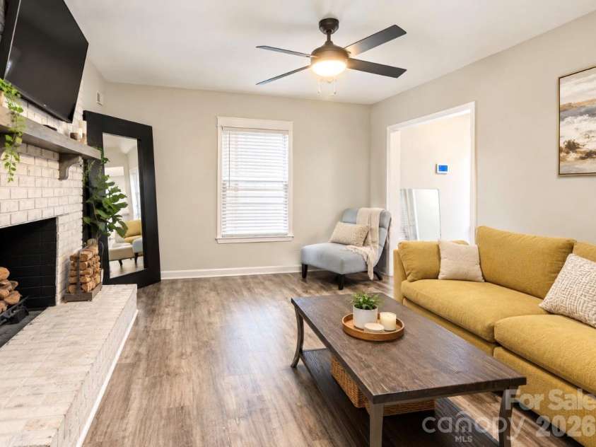 7332 Cedarbrook Drive, Charlotte, NC 28215.  MLS# CAR4430455, YatesRealty ID 55848. 