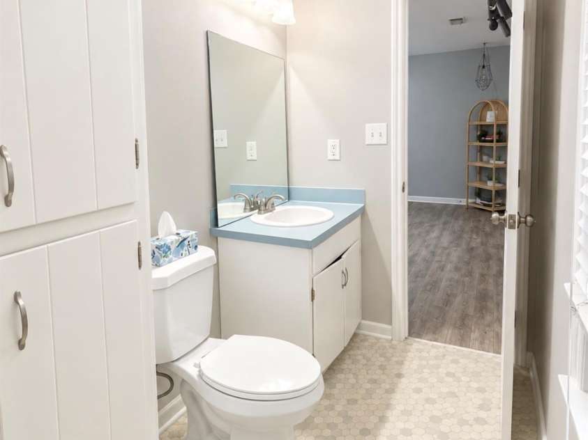 7332 Cedarbrook Drive, Charlotte, NC 28215.  MLS# CAR4430455, YatesRealty ID 55848. 