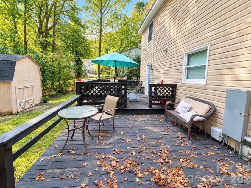 7332 Cedarbrook Drive, Charlotte, NC 28215.  MLS# CAR4430455, YatesRealty ID 55848. 