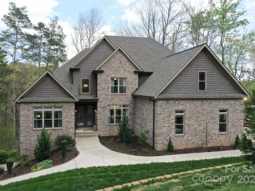 2757 Trent Drive, Conover, NC 28613.  MLS# CAR4318412, YatesRealty ID 5585. 