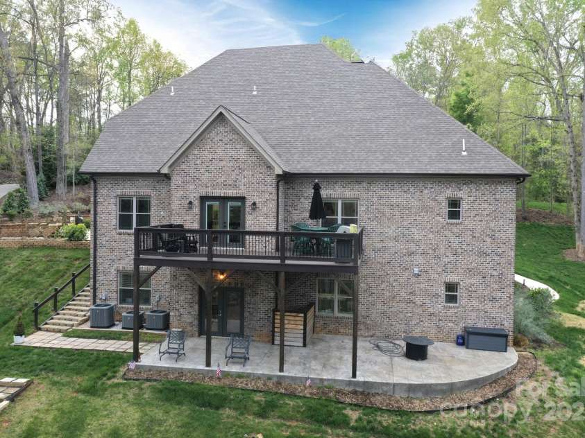 2757 Trent Drive, Conover, NC 28613.  MLS# CAR4318412, YatesRealty ID 5585. 