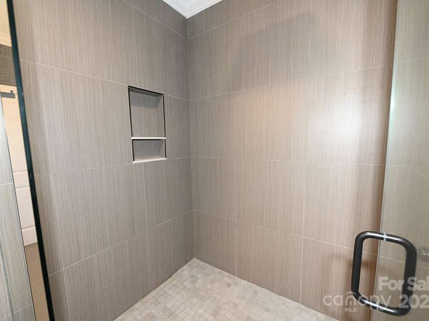 2757 Trent Drive, Conover, NC 28613.  MLS# CAR4318412, YatesRealty ID 5585. 