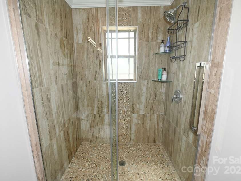 2757 Trent Drive, Conover, NC 28613.  MLS# CAR4318412, YatesRealty ID 5585. 