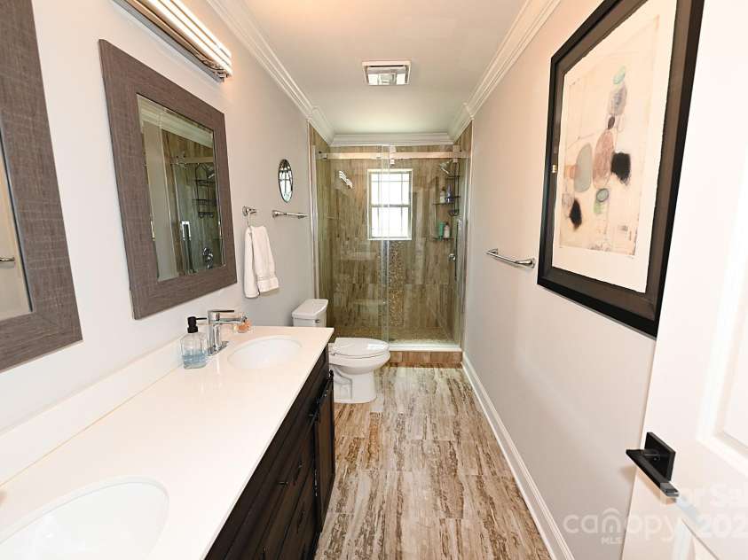 2757 Trent Drive, Conover, NC 28613.  MLS# CAR4318412, YatesRealty ID 5585. Upper bath