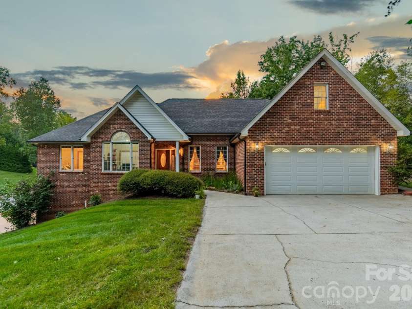 7545 Rabbit Circle, Denver, NC 28037.  MLS# CAR4350815, YatesRealty ID 5585. 