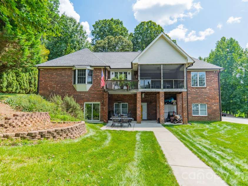 7545 Rabbit Circle, Denver, NC 28037.  MLS# CAR4350815, YatesRealty ID 5585. 