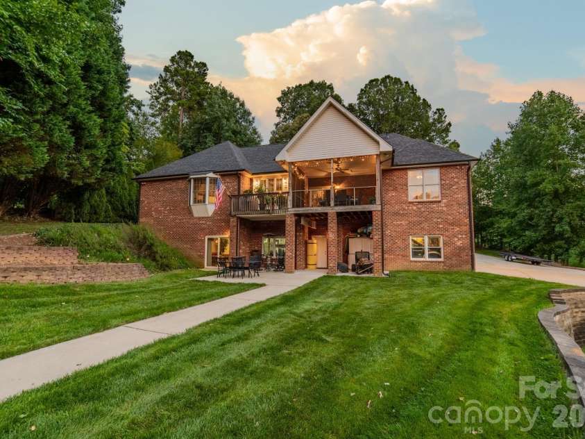 7545 Rabbit Circle, Denver, NC 28037.  MLS# CAR4350815, YatesRealty ID 5585. 