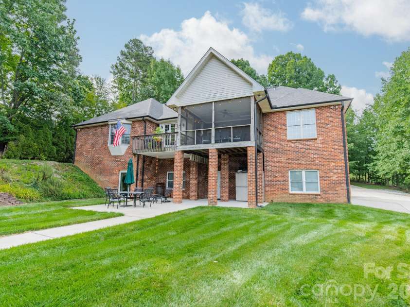7545 Rabbit Circle, Denver, NC 28037.  MLS# CAR4350815, YatesRealty ID 5585. 