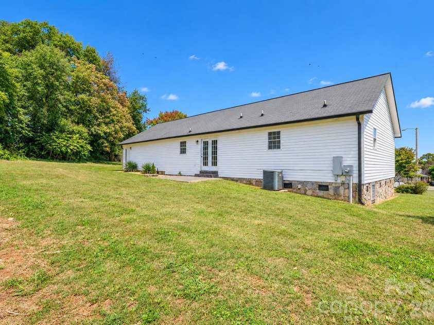 1061 Isenhour Court, Maiden, NC 28650.  MLS# CAR4432470, YatesRealty ID 55851. Back
