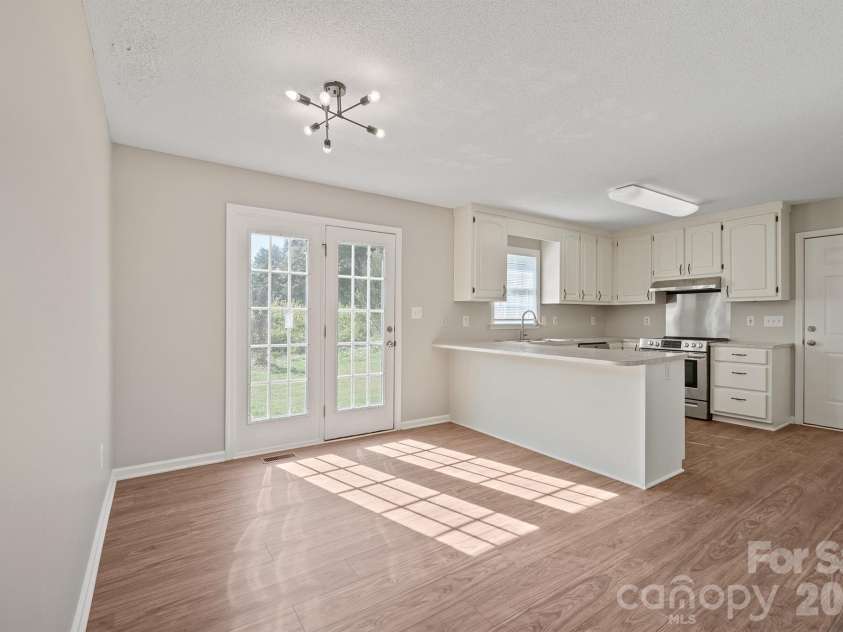 1061 Isenhour Court, Maiden, NC 28650.  MLS# CAR4432470, YatesRealty ID 55851. DR-kitchen