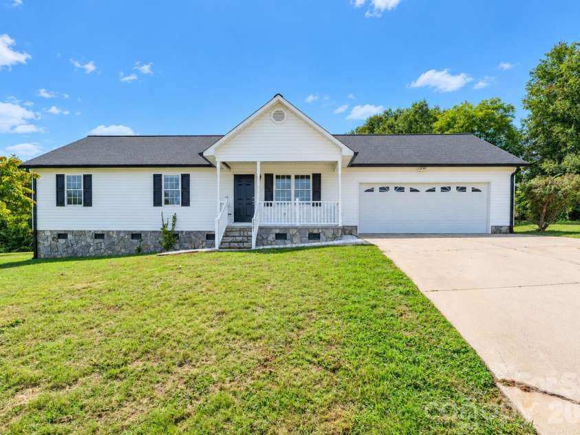 1061 Isenhour Court, Maiden, NC 28650.  MLS# CAR4432470, YatesRealty ID 55851. Front