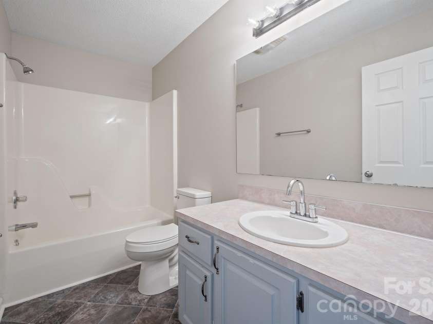 1061 Isenhour Court, Maiden, NC 28650.  MLS# CAR4432470, YatesRealty ID 55851. Full bath in hall