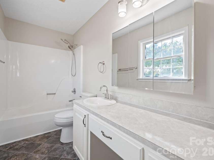 1061 Isenhour Court, Maiden, NC 28650.  MLS# CAR4432470, YatesRealty ID 55851. Primary bath