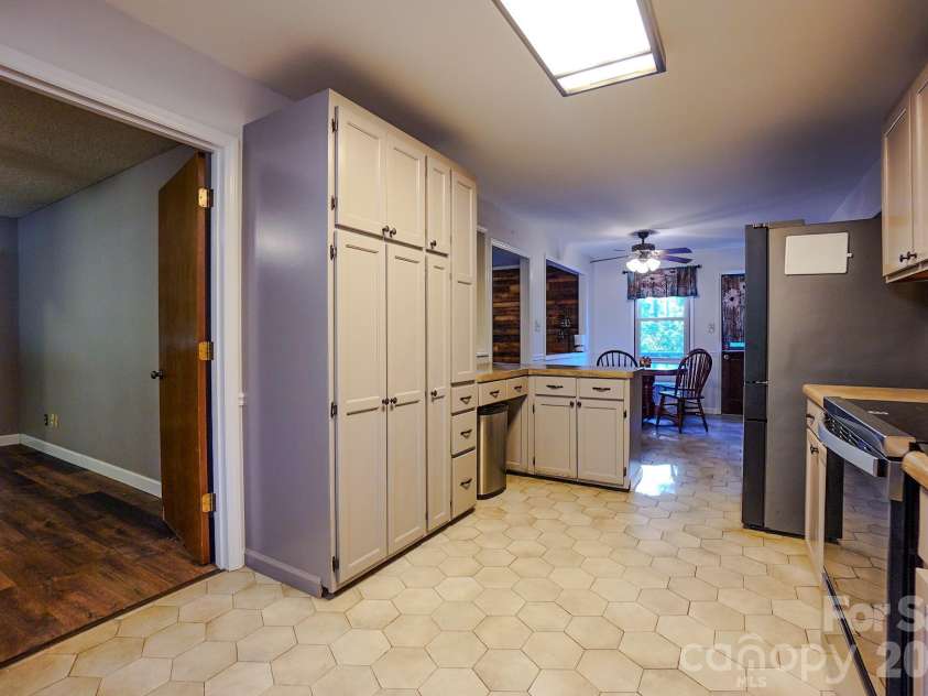 3576 Julian Welborn Drive, Morganton, NC 28655.  MLS# CAR4432882, YatesRealty ID 55852. 