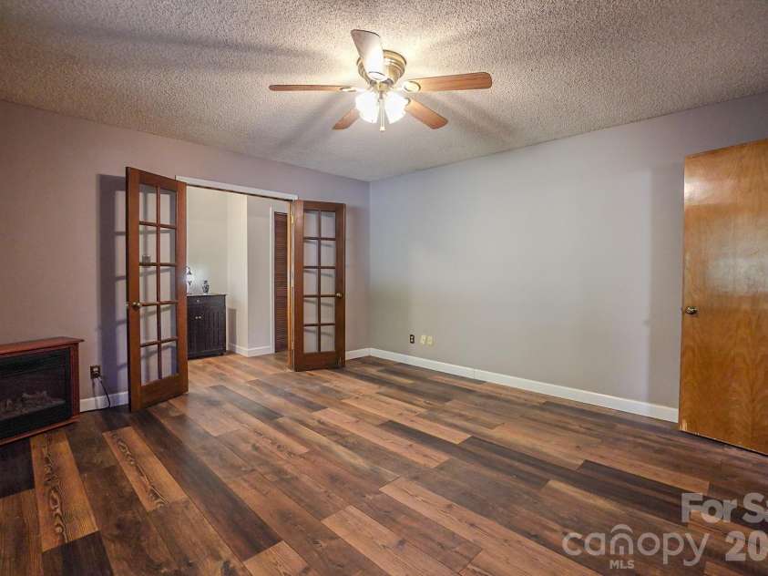 3576 Julian Welborn Drive, Morganton, NC 28655.  MLS# CAR4432882, YatesRealty ID 55852. Dining