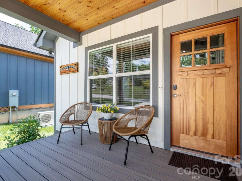 131 Mills Avenue, Brevard, NC 28712.  MLS# CAR4431844, YatesRealty ID 55853. 