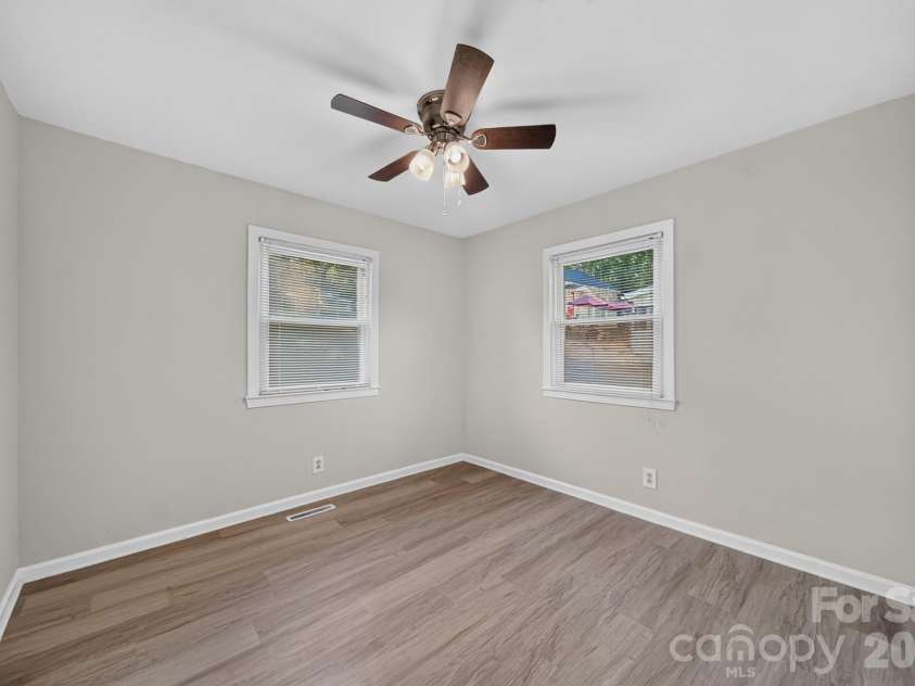 301 Houston Street, Concord, NC 28025.  MLS# CAR4432334, YatesRealty ID 55854. 